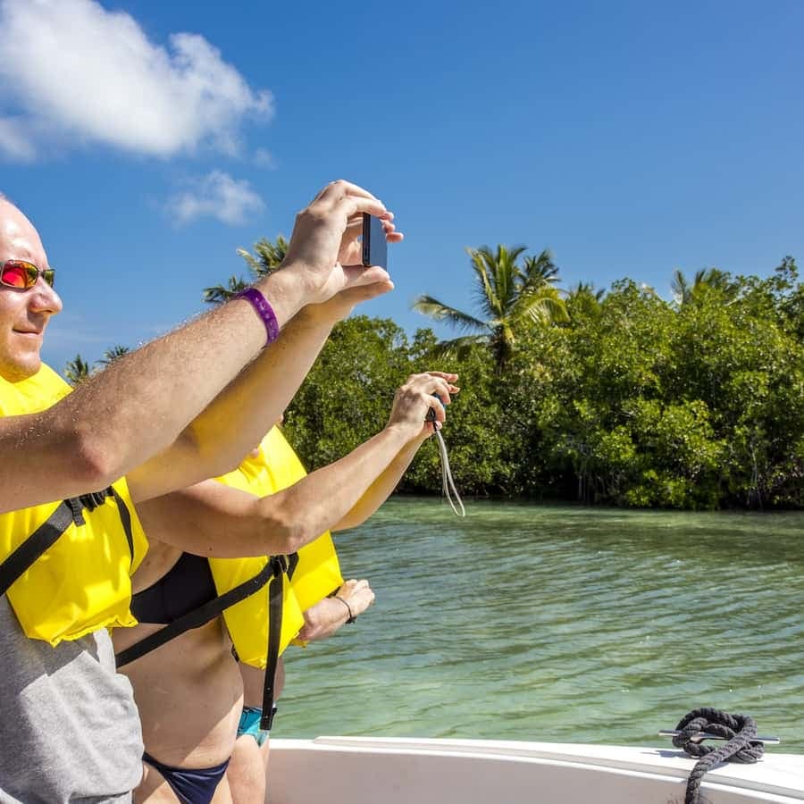 Z Punta Cana: Plavba katamaránem na ostrov Saona s obědem — Guided tour and outdoor activity