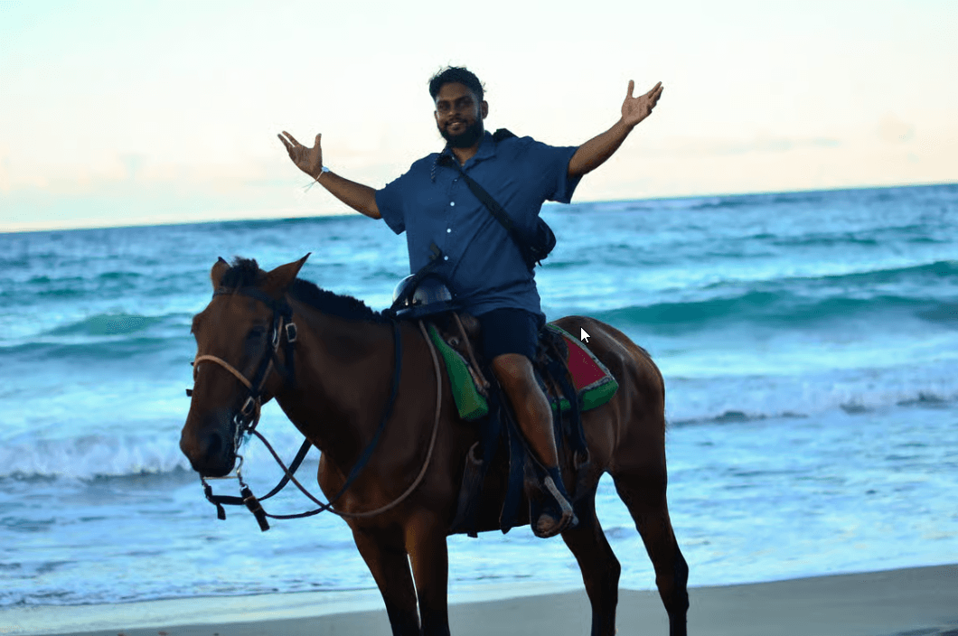 Punta Cana: Horseback Riding Tour with Sunset at Macao Beach — Guided tour and outdoor activity